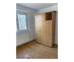 Vand apartament 2 camere - Imagine 3