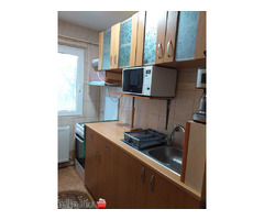 Închiriez apartament cu 2 camere - Imagine 2