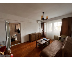 Vand apartament 2 camere centru - Imagine 1