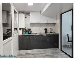 Vand Apartament Central cu 2 camere, complet mobilat, parter - Imagine 8