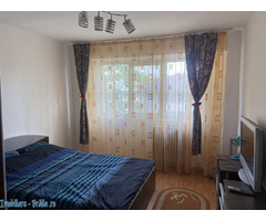Închiriez apartament cu trei camere - Imagine 7