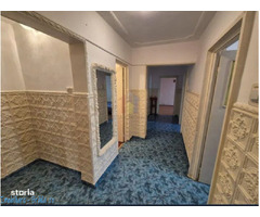 Apartament 3 camere confort 1 decomandat parter are si balcon - Imagine 5