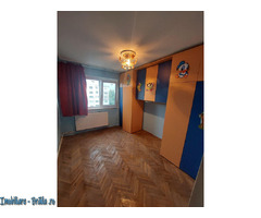Vand apartament 2 camere - Imagine 1