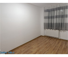 Închiriez apartament 3 camere pe termen lung - Imagine 8